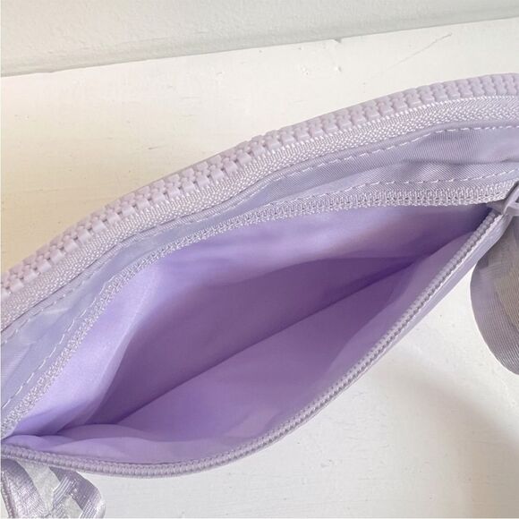 NWOT Lululemon Everywhere Belt Bag 1L
Wordmark- Lilac Ether/White Opal/White - Picture 8 of 16